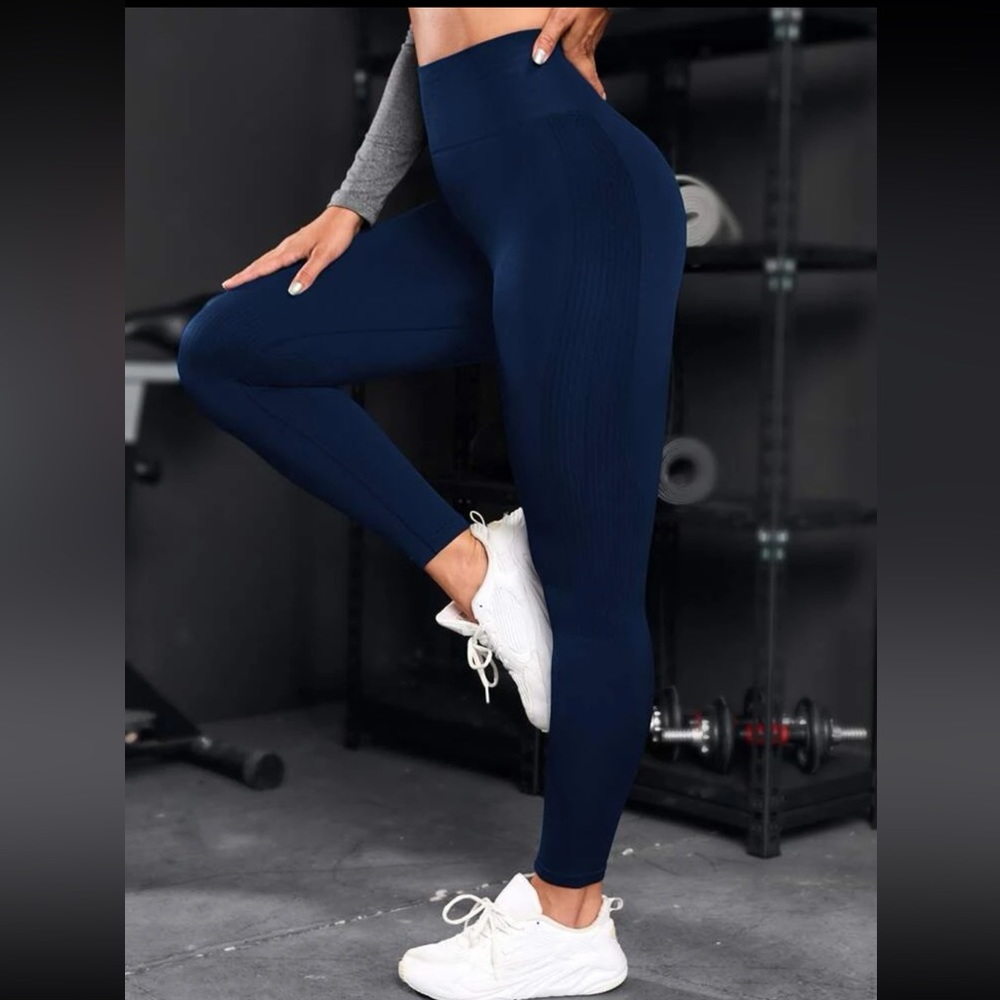 Absolutely never worn navy blue leggings